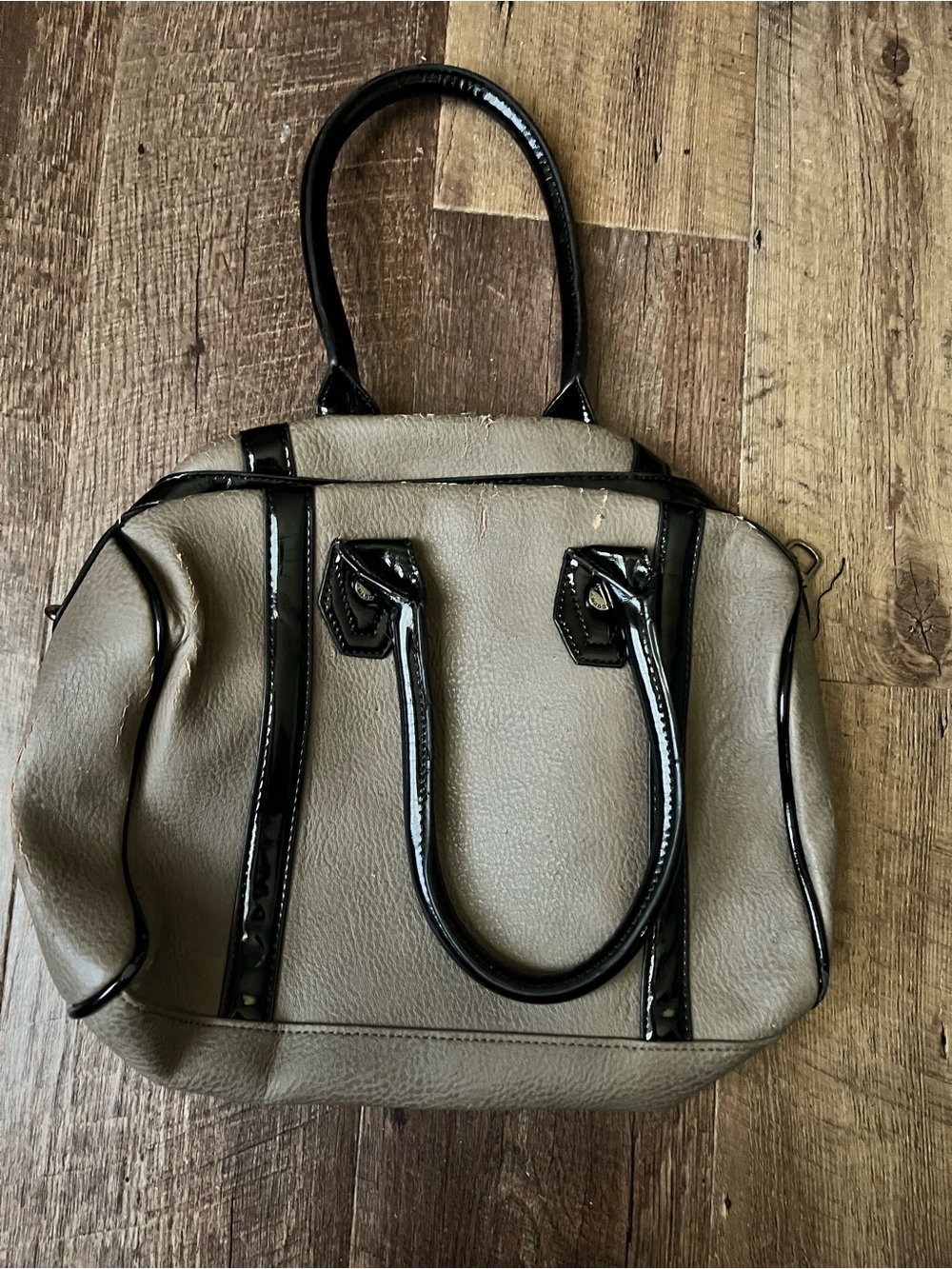 Steve Madden Taupe Satchel with Black Patent Trim - Picture 2 of 3